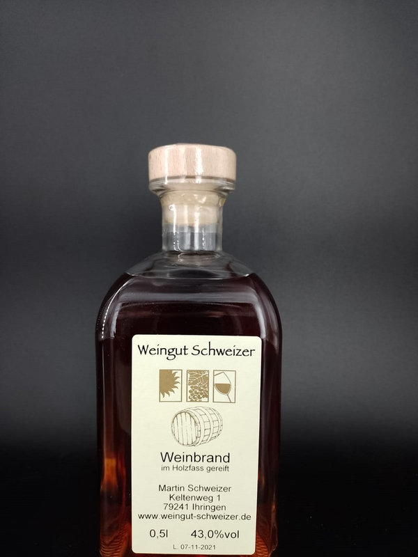 Weinbrand im Holzfass gereift Edelbrand 0,5l